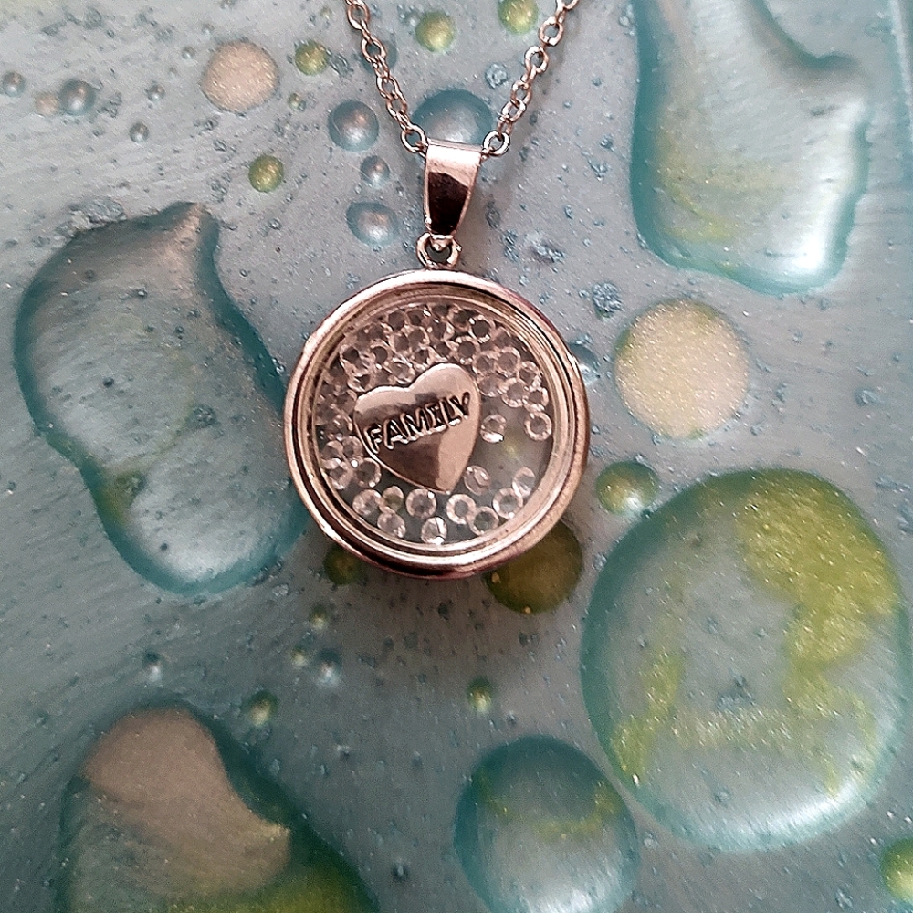 Heart necklace - Picture 2 of 3